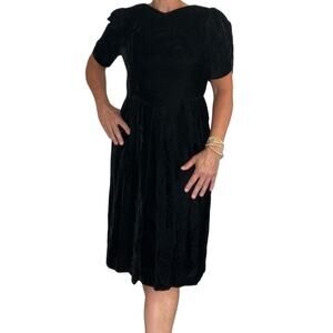 Vintage Kwai Petites black velvet sheath dress cocktail goth fancy rare 6P NWT